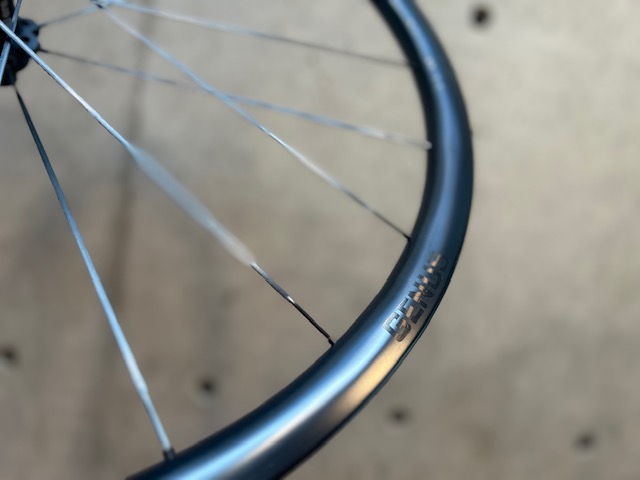 軽さと安心感を両立した、毎日乗りたくなるホイール – サイクル